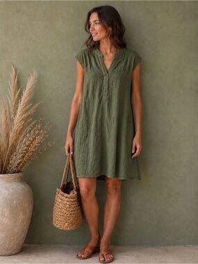Olive Green 100% Cotton Gauze Shift Dress •  Universal Thread • Medium